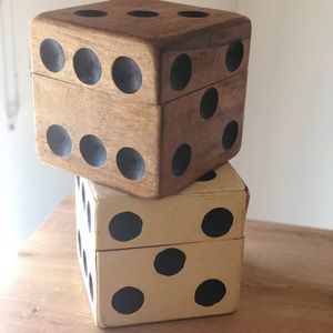 OVERSIZED DICE SET